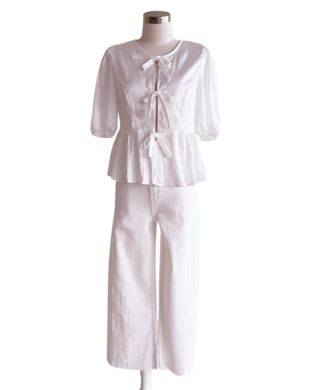 Blusa con detalle de lazos