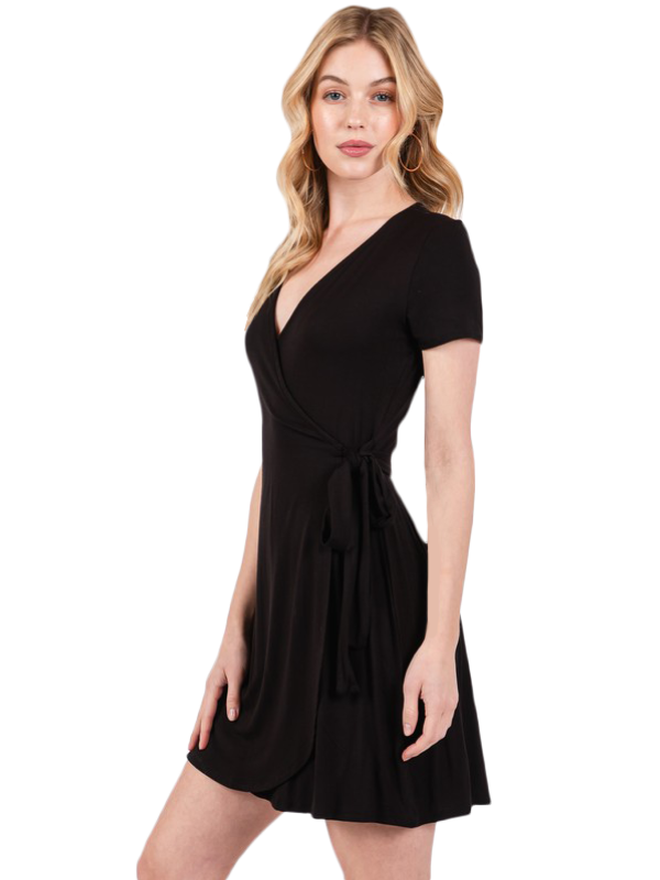 Vestido corto tipo wrap