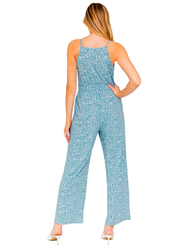 Enterizo celeste con flores