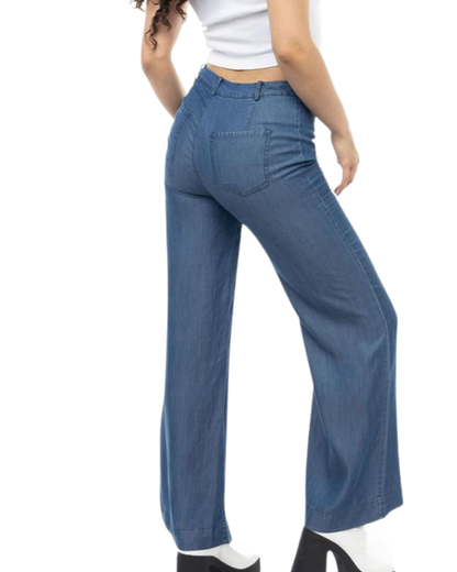 Pantalón jeans con botones frontal