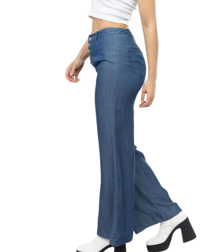 Pantalón jeans con botones frontal