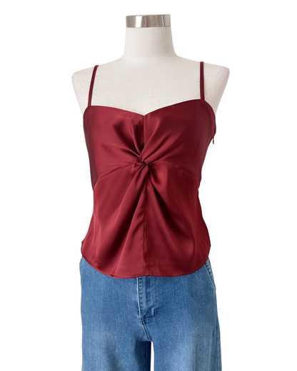 Blusa con nudo y escote corazón