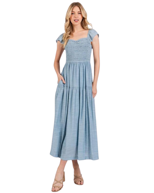 Vestido con detalle nido de abeja superior