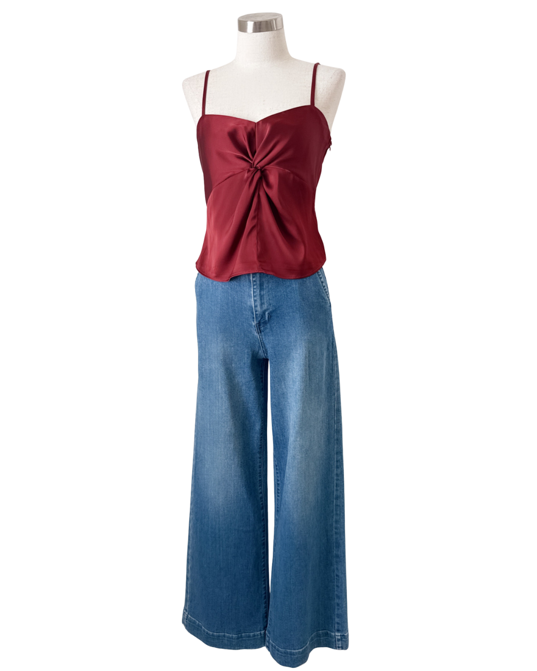 Blusa con nudo y escote corazón