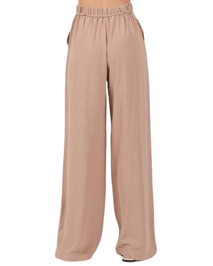 Pantalón casual con cordón y bolsillos