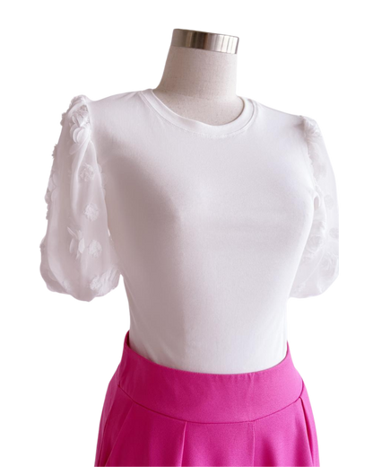 Blusa con mangas de encaje