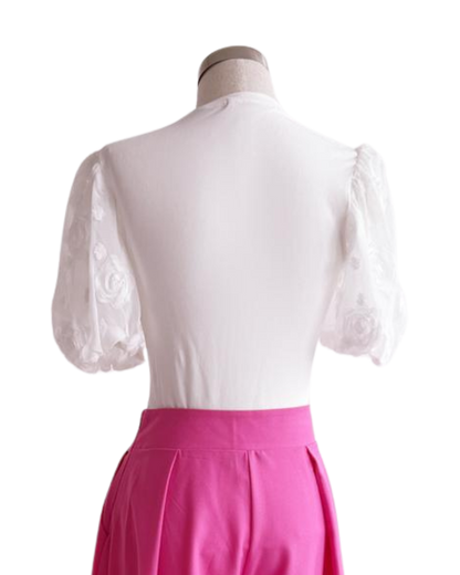 Blusa con mangas de encaje
