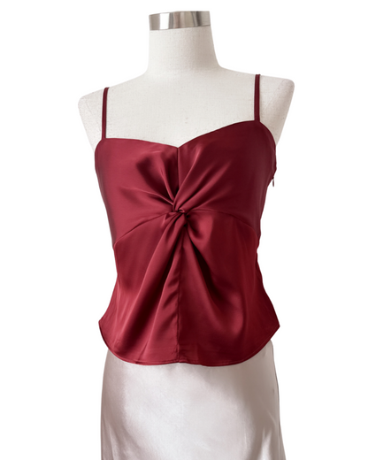 Blusa con nudo y escote corazón