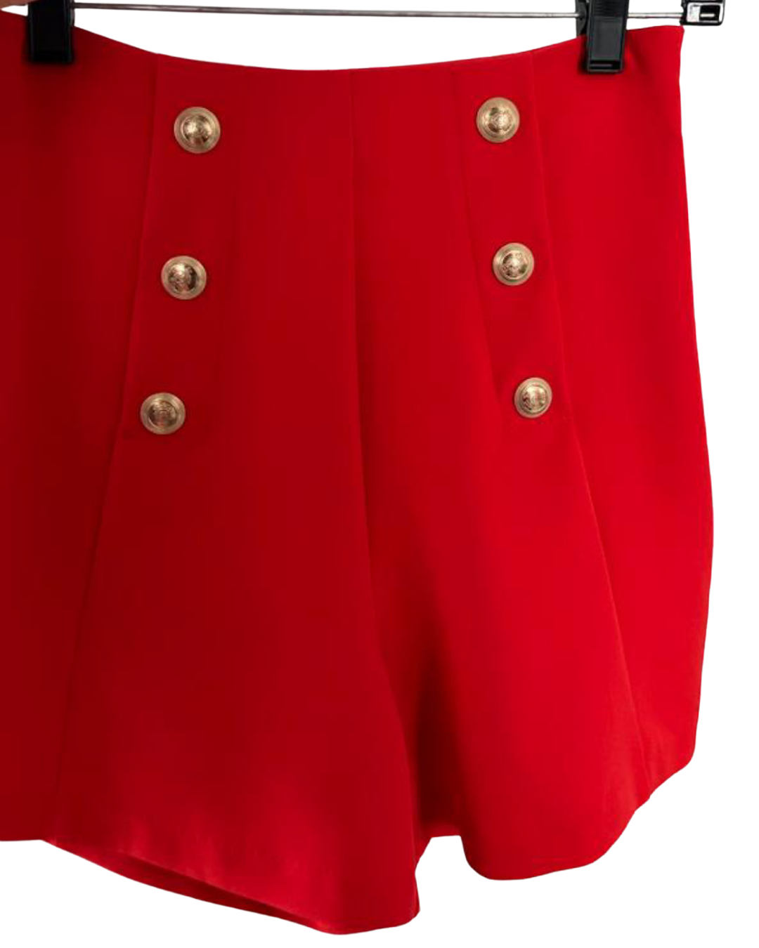 Short con botones frontal