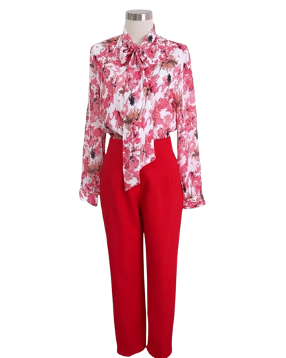 Blusa strech tela asedada estampada.Pantalón talle alto.