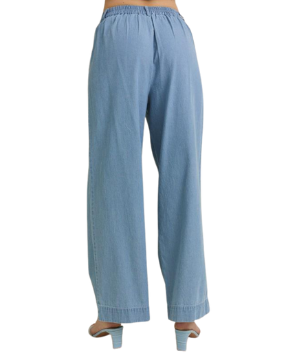 Jeans algodón con botón frontal